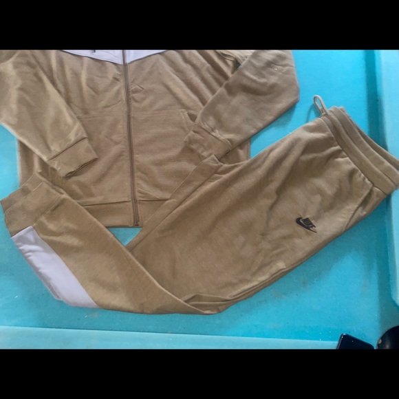 🔥🔥2019 Model Suit🔥🔥 - Picture 3 of 4